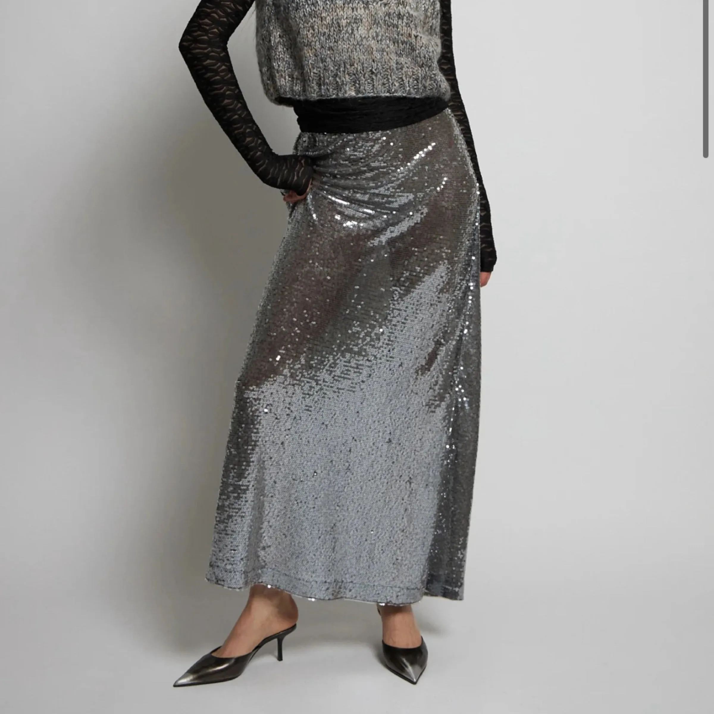Frame Sequin Skirt Graphite