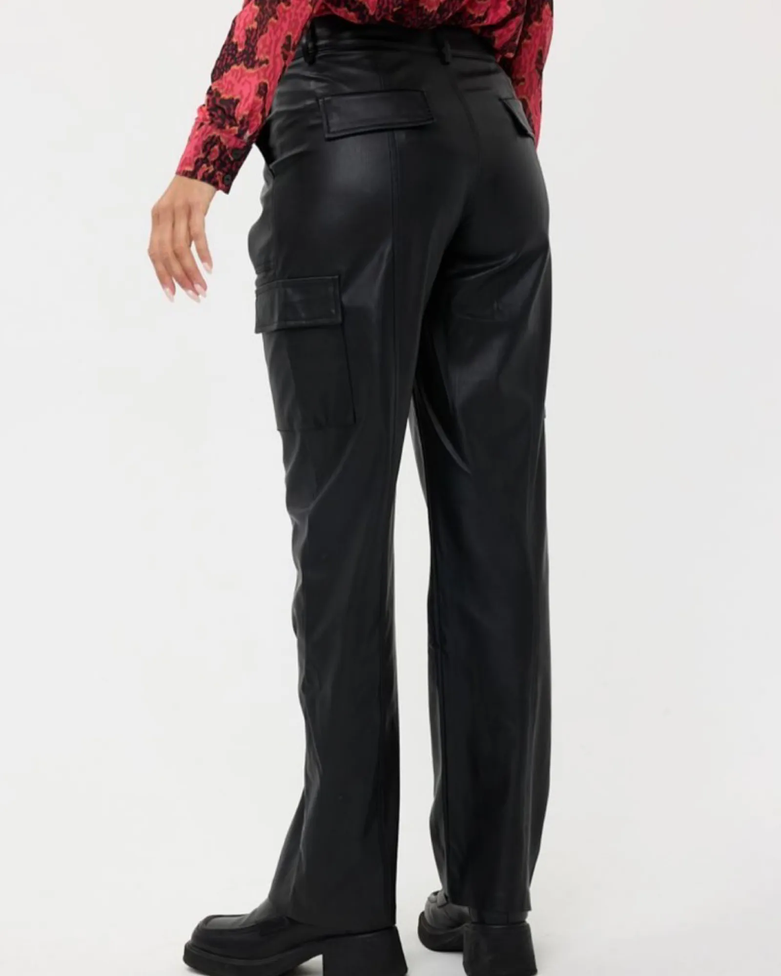 Vegan cargo pants by Esqualo