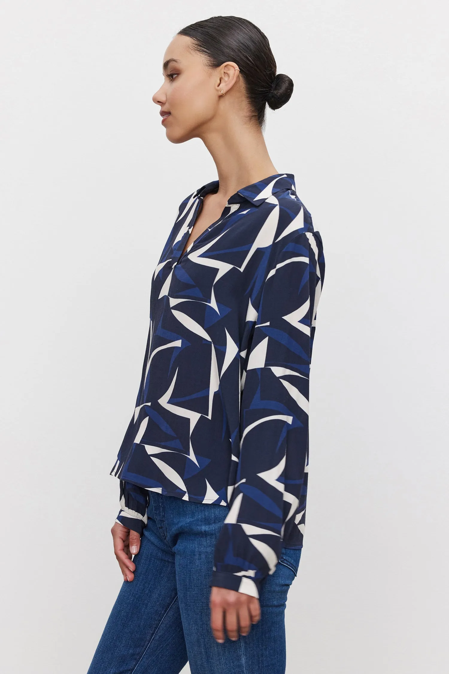 Velvet By Graham & Spencer Carah Top - Navy/Ecru